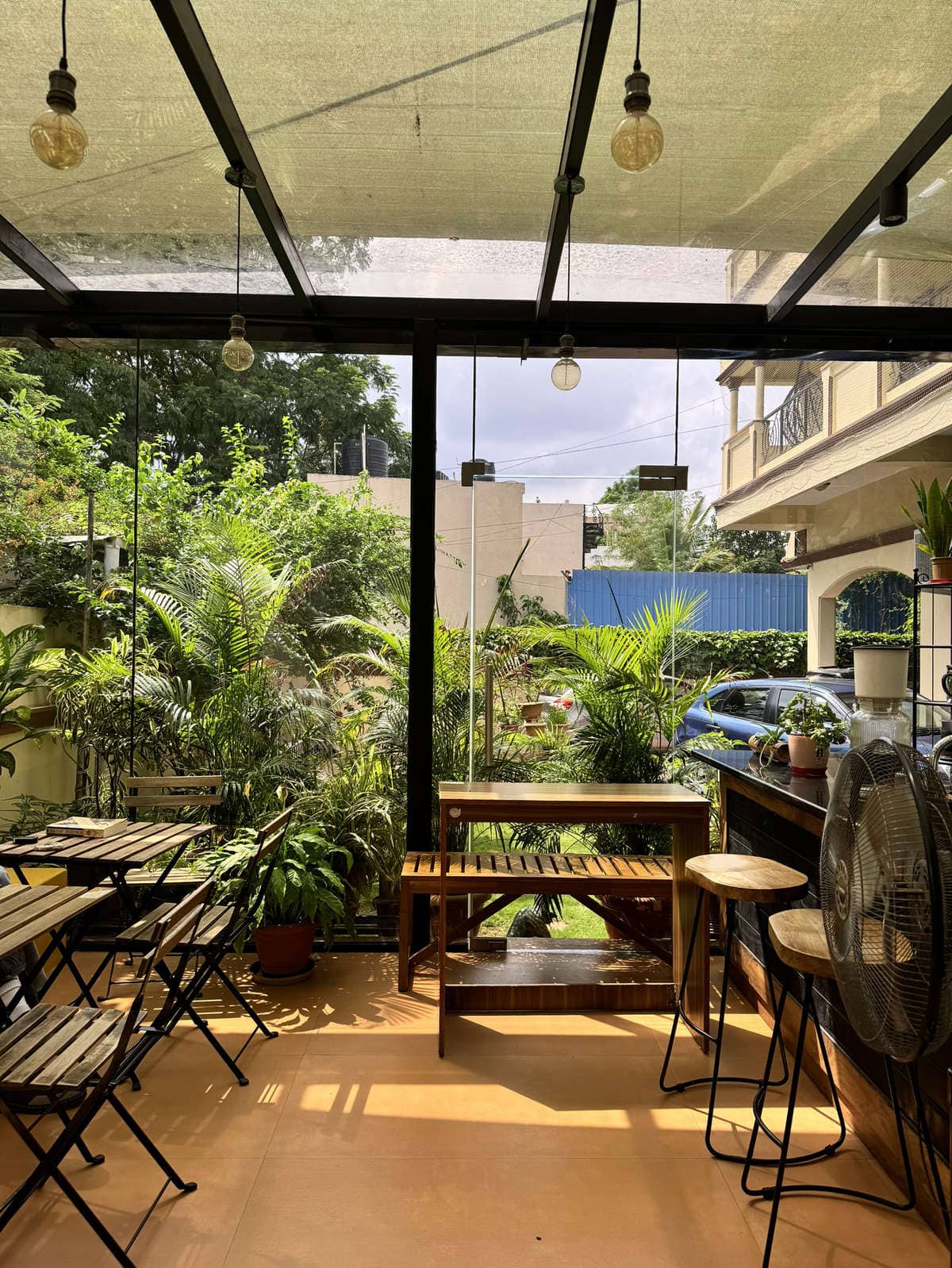 Garden seating at Toops Coffee