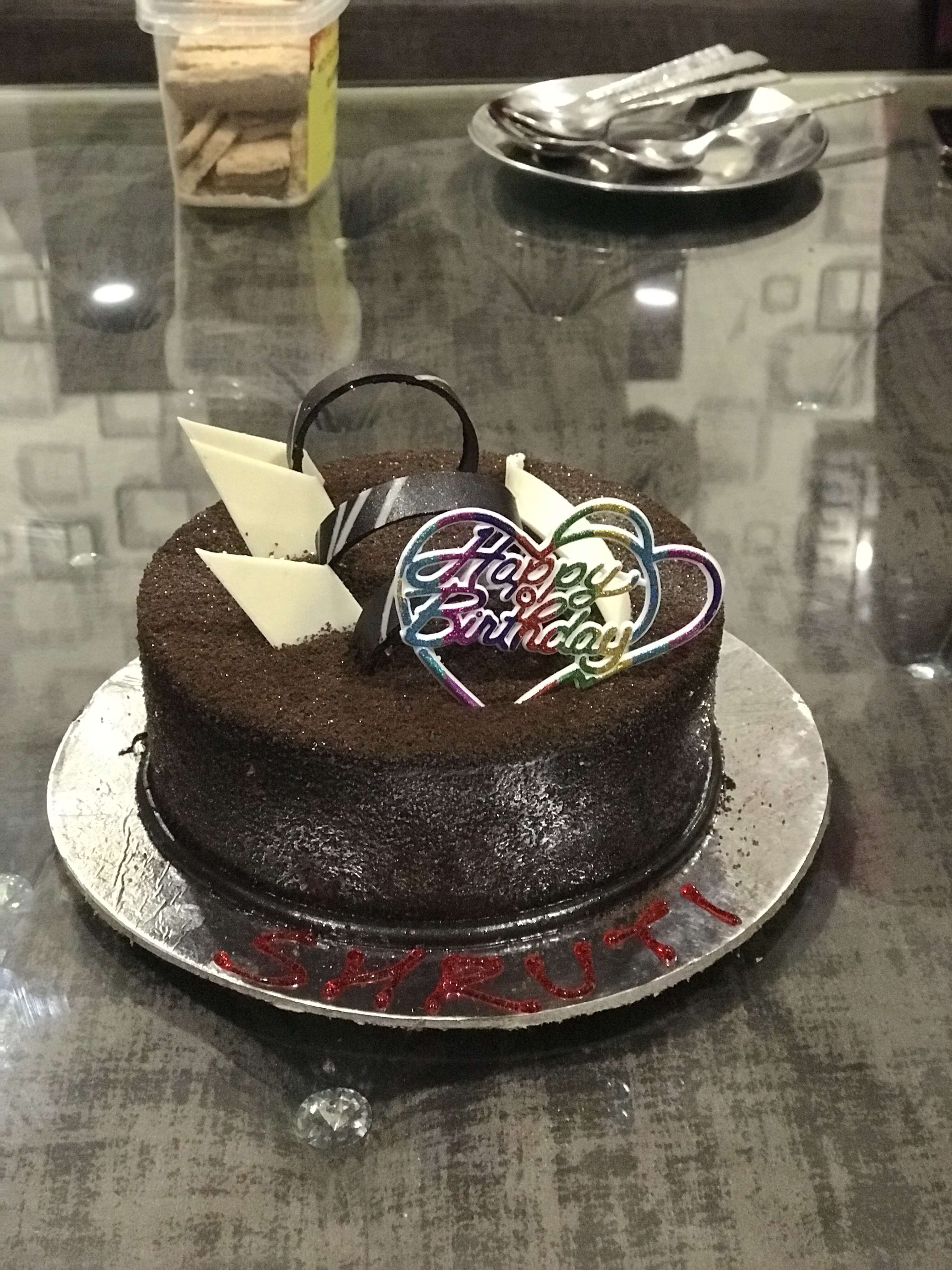 Online black forest cake delivery , 24x7 Home delivery of Cake in Rohini  Sector-16, Delhi