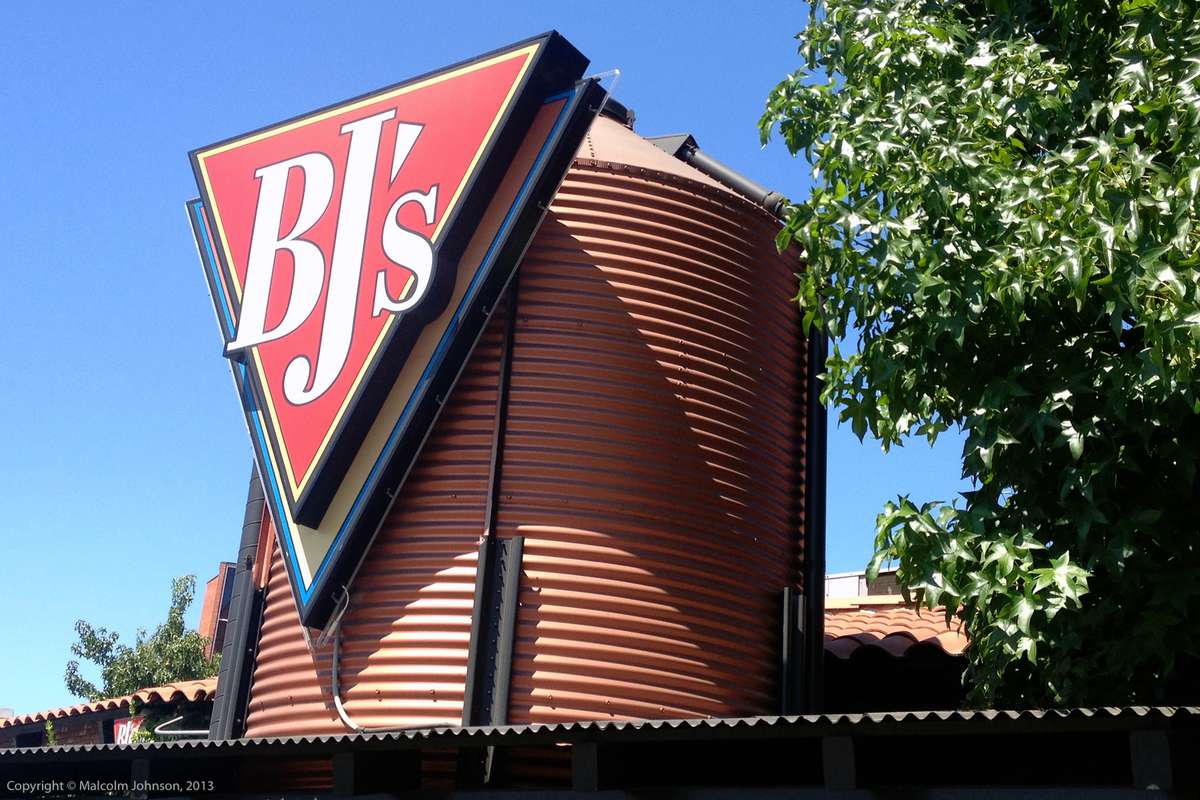 BJ's Restaurant & Brewhouse, Woodland Hills, Los Angeles Zomato