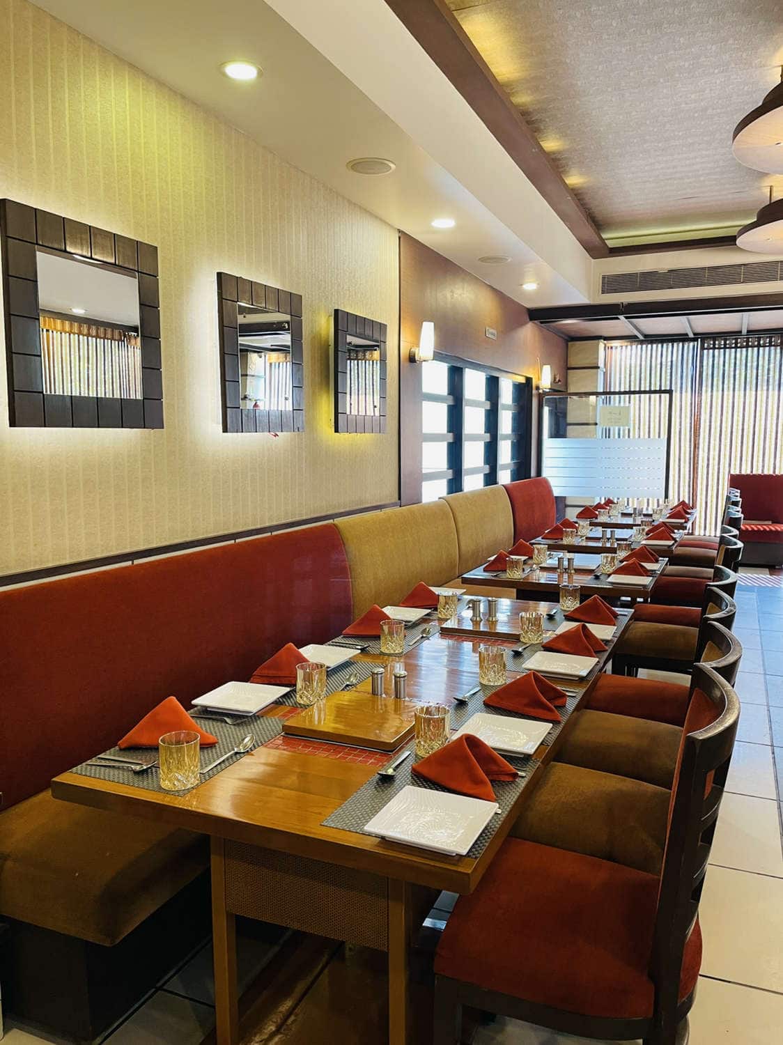 Book table and online reservation at Saffron, Gurukul, Ahmedabad