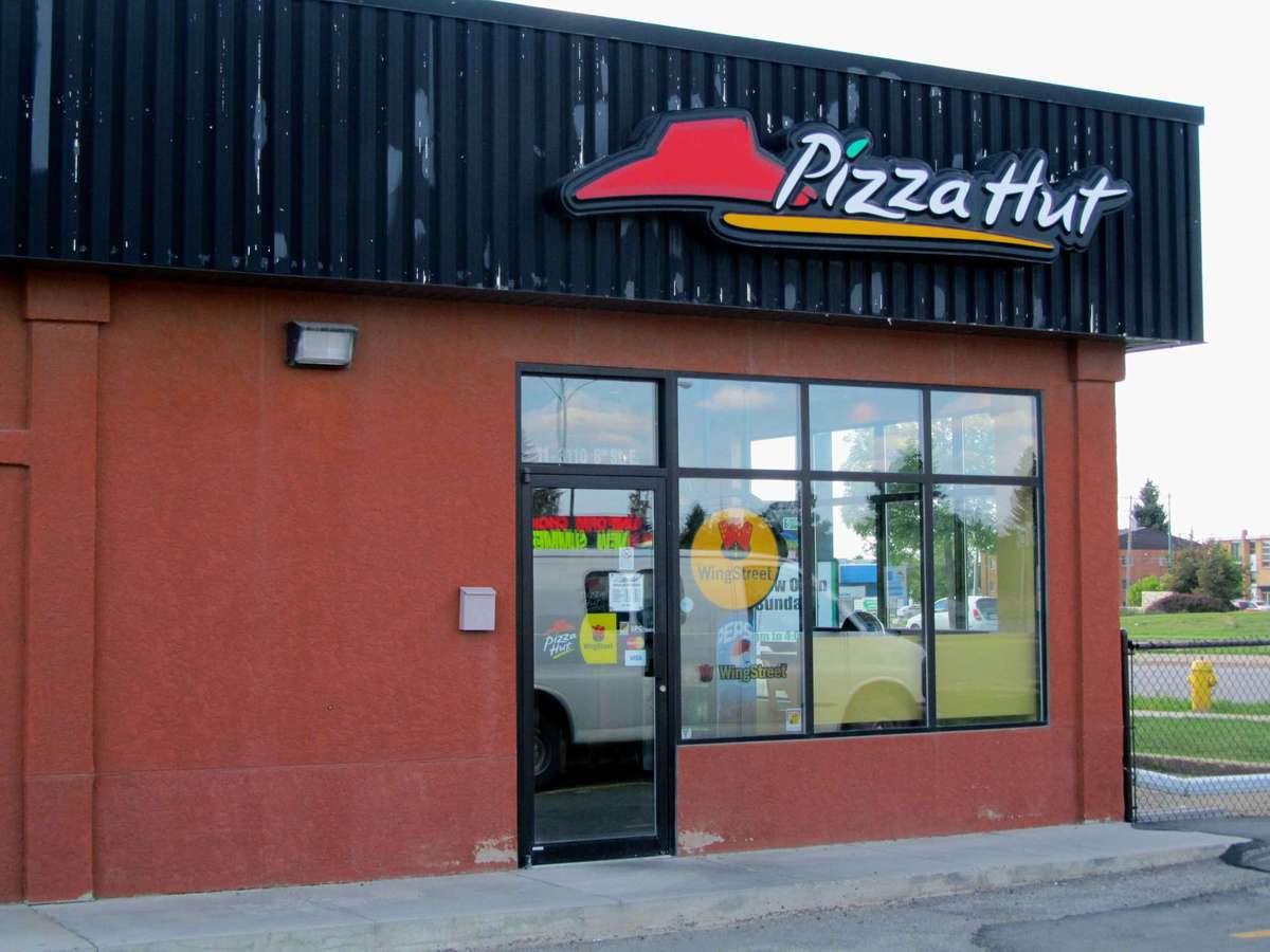 Pizza Hut, 8th Street, Saskatoon Zomato