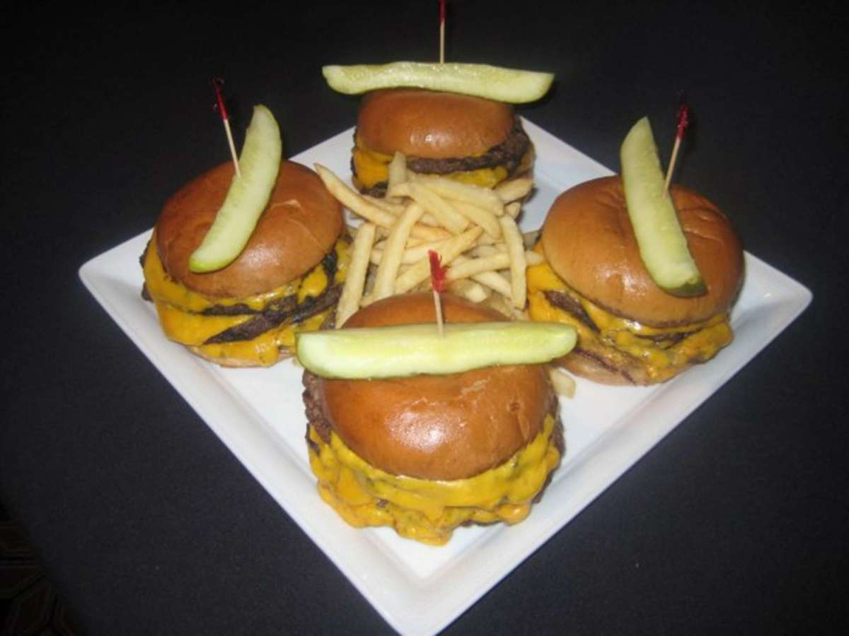 The Fire Pit Sports Bar & Grill, Avenues West, Milwaukee Zomato