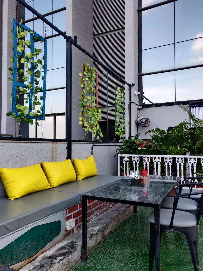 rooftop cafes, rooftop restaurants - Veranda Rooftop Restro Cafe - img3