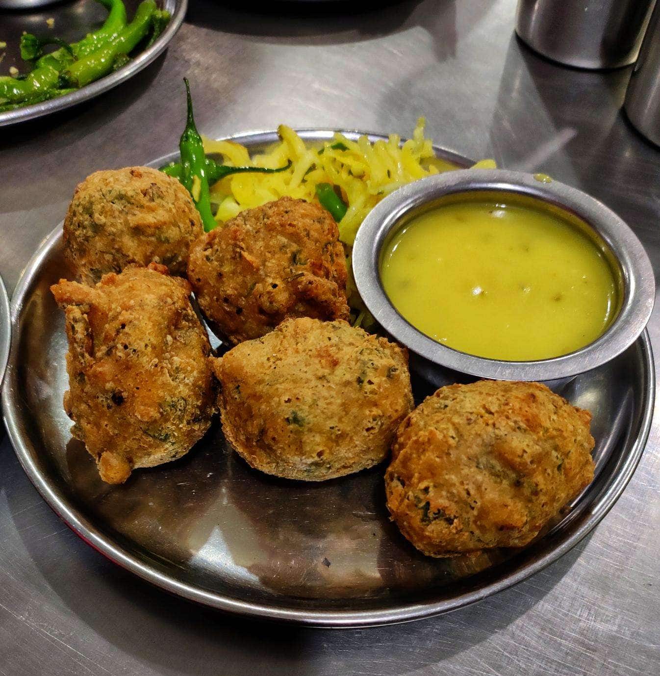 quick bites, breakfast spots, breakfast cafes, grab and go food, quick breakfast, breakfast sandwiches, cafes, snack spots - Oshwal - img1