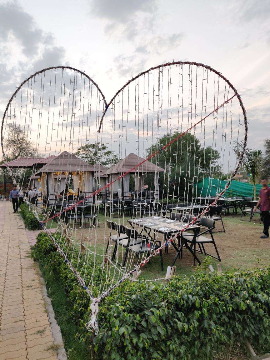 Under The Moon Gittikhadan Nagpur Zomato