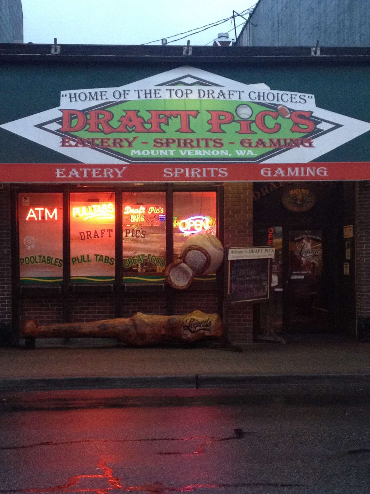 Draft Pic's Sports Bar & Grill, Mount Vernon, Bellingham Zomato