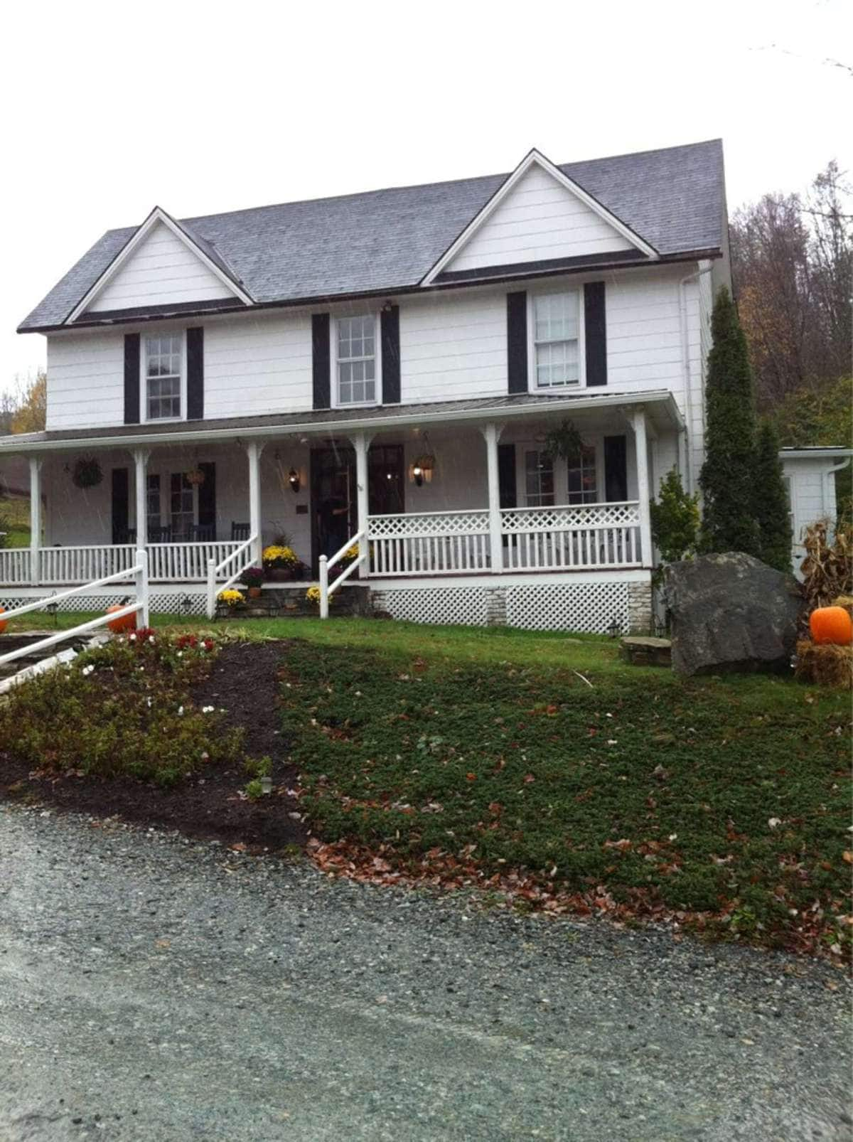 farmhouse on boone tour