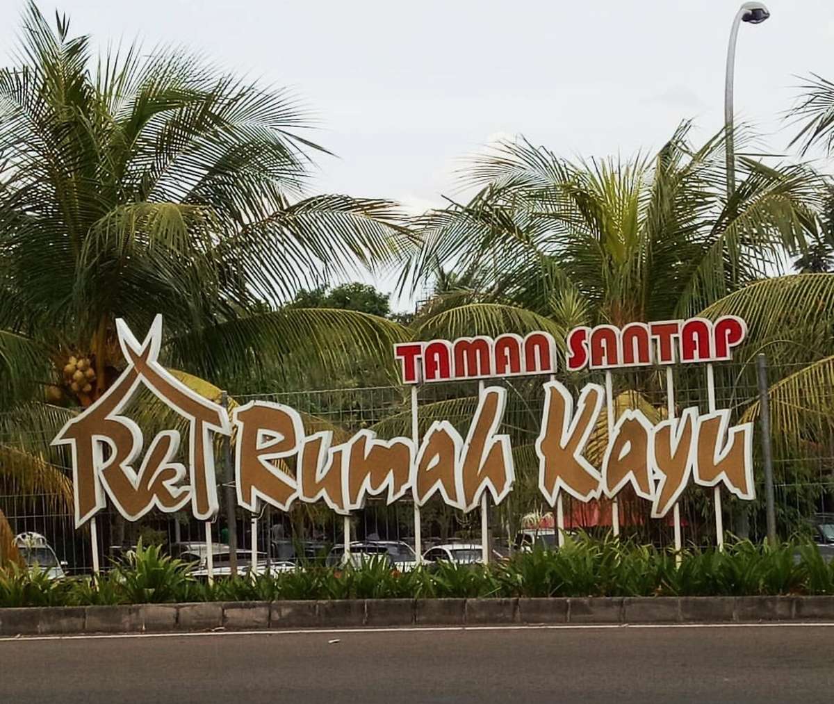 Taman Santap Rumah Kayu, Serpong Utara, Tangerang - Zomato 