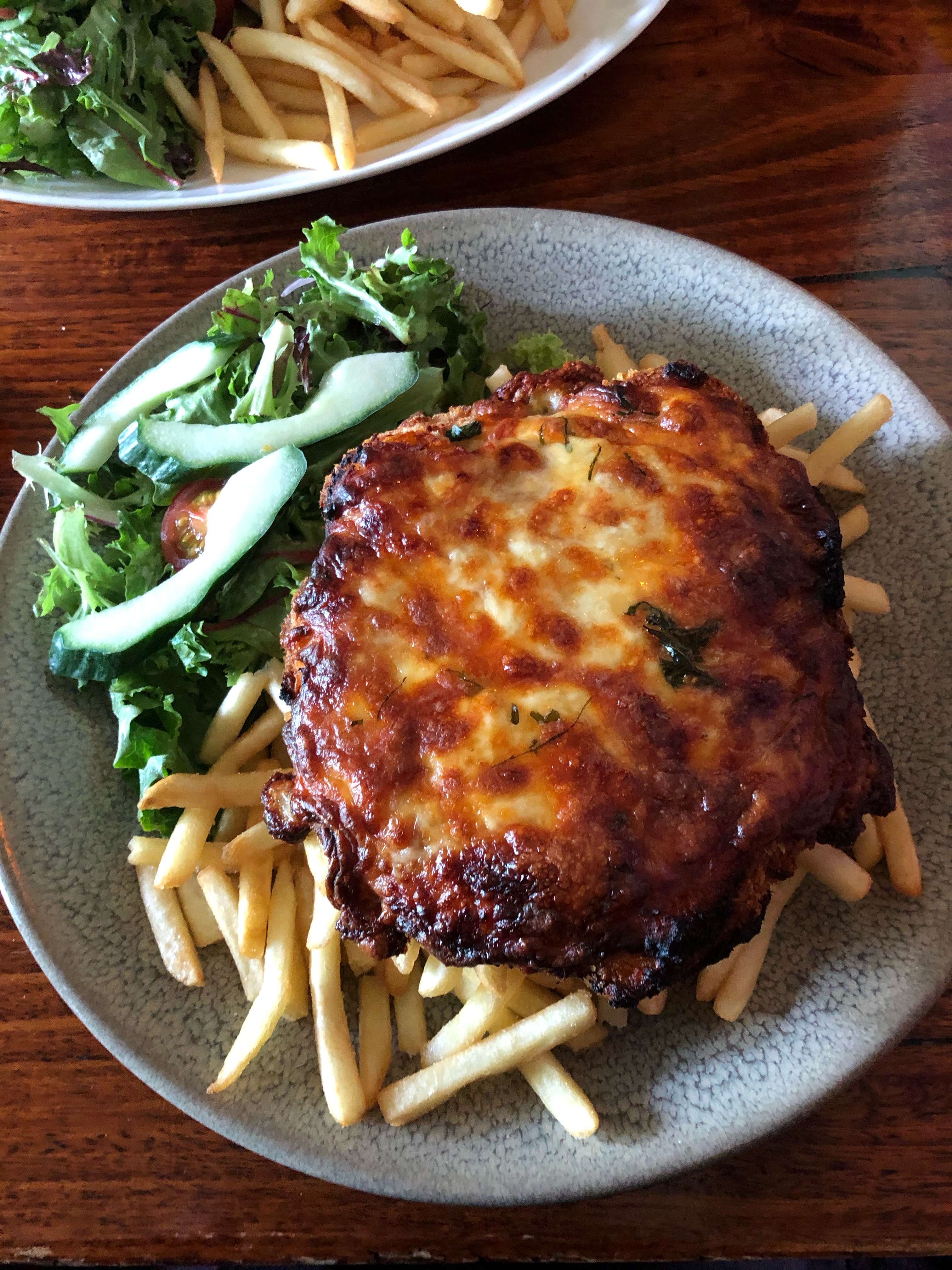 The 10 Best Australian Pub Feeds, Ranked Man Of Many