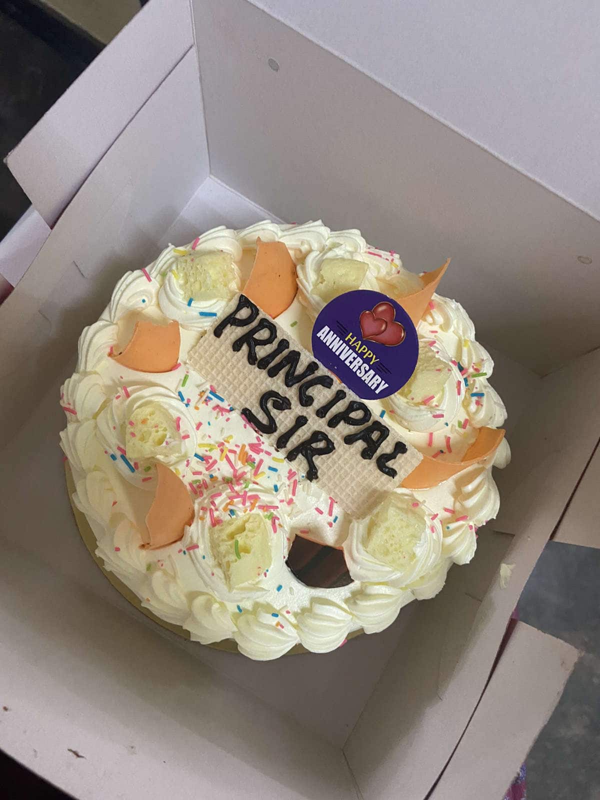 Goodbye cake for my principal : r/cakedecorating