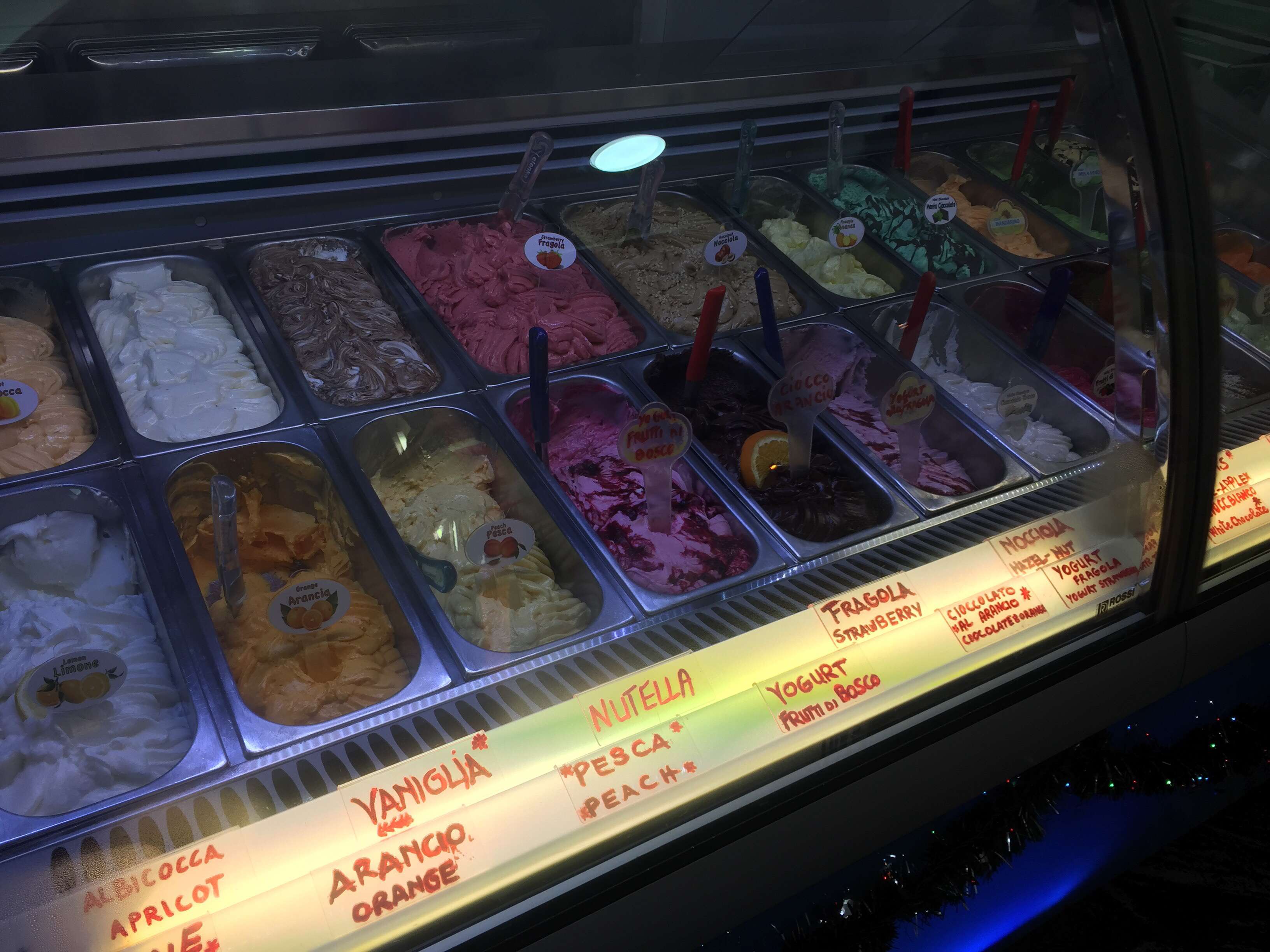 Gelato In Trevi Fontana Di Trevi Roma Zomato