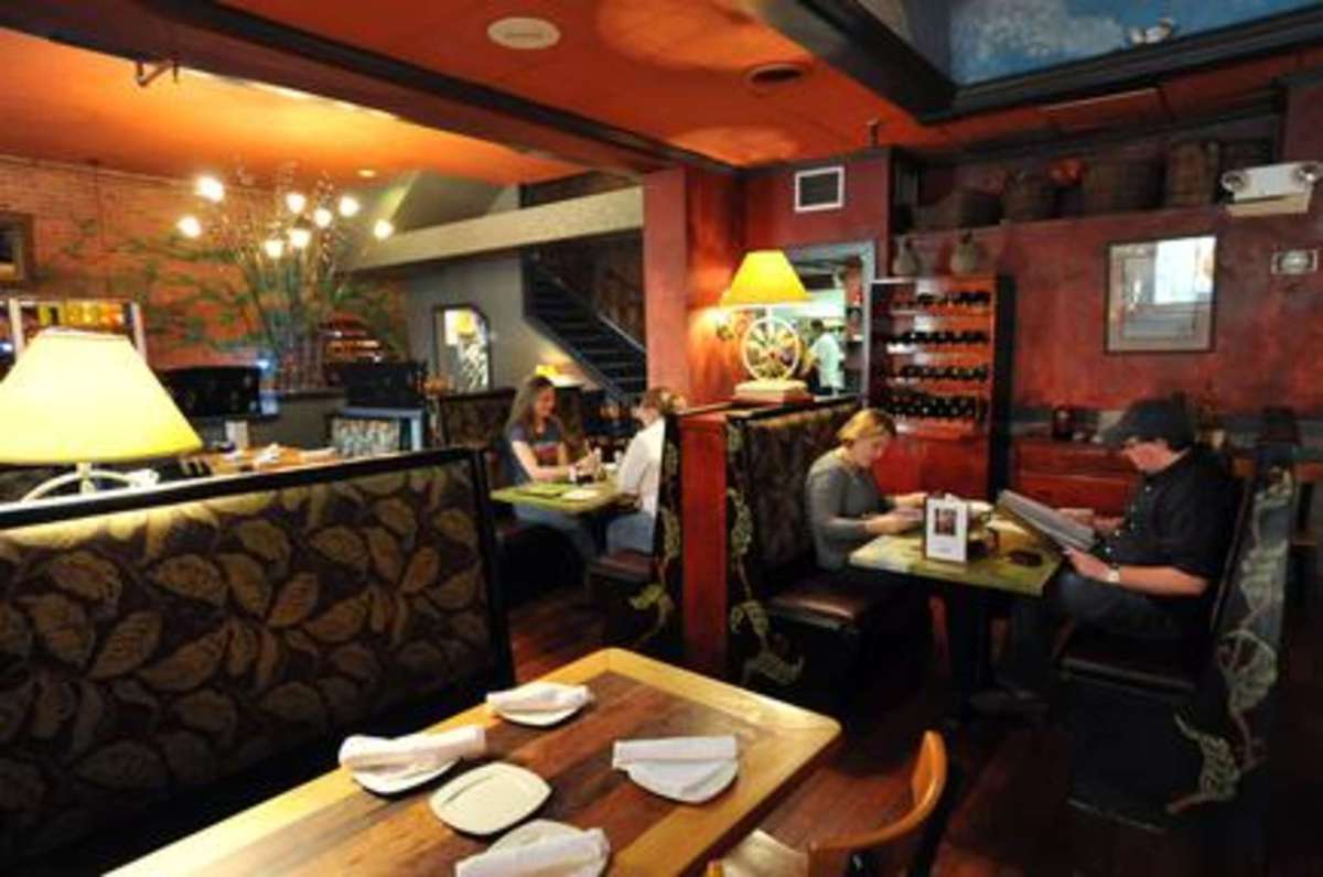 The Original Cottage Inn Ann Arbor Detroit Urbanspoon Zomato