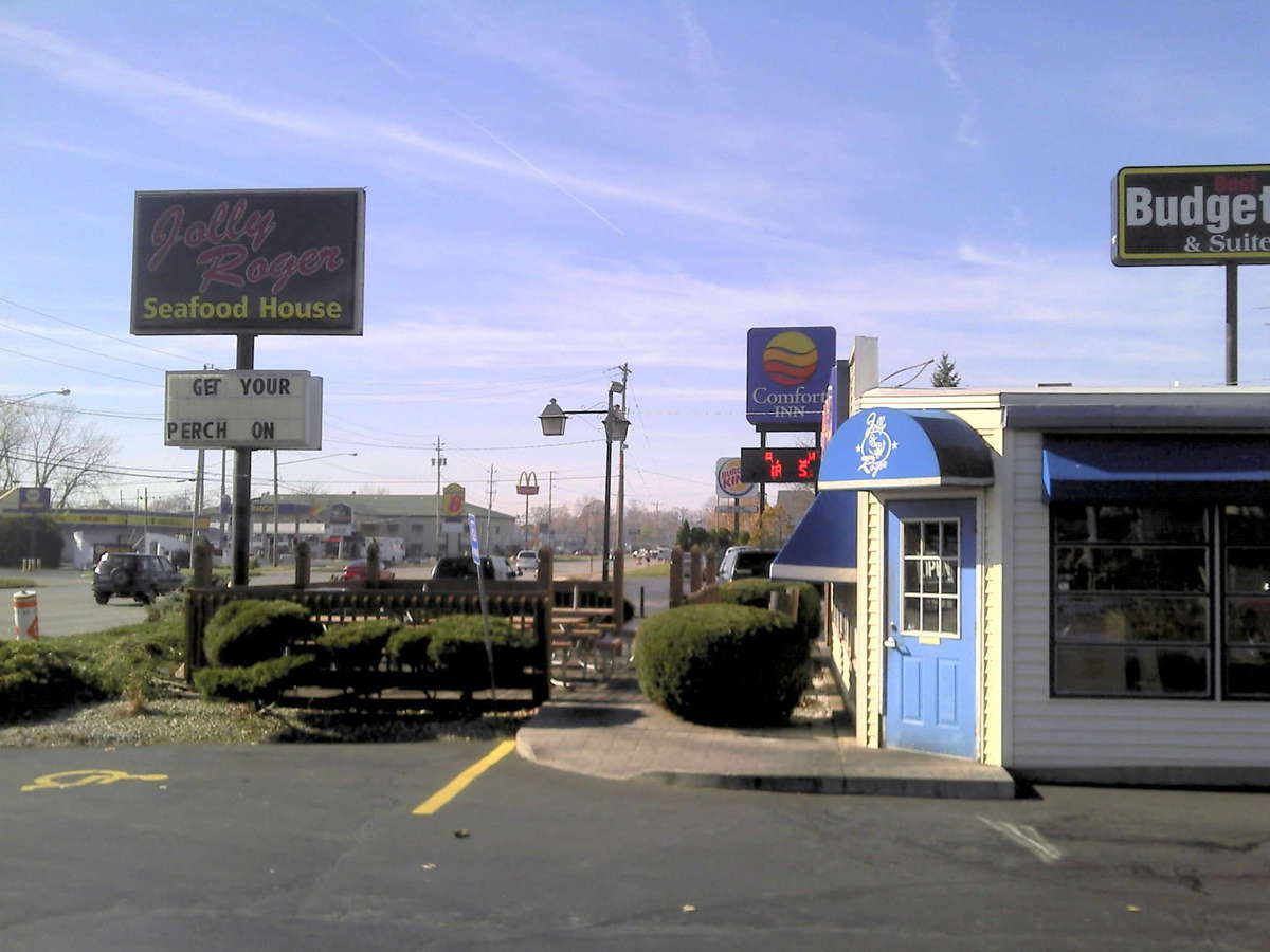 jolly roger's seafood house