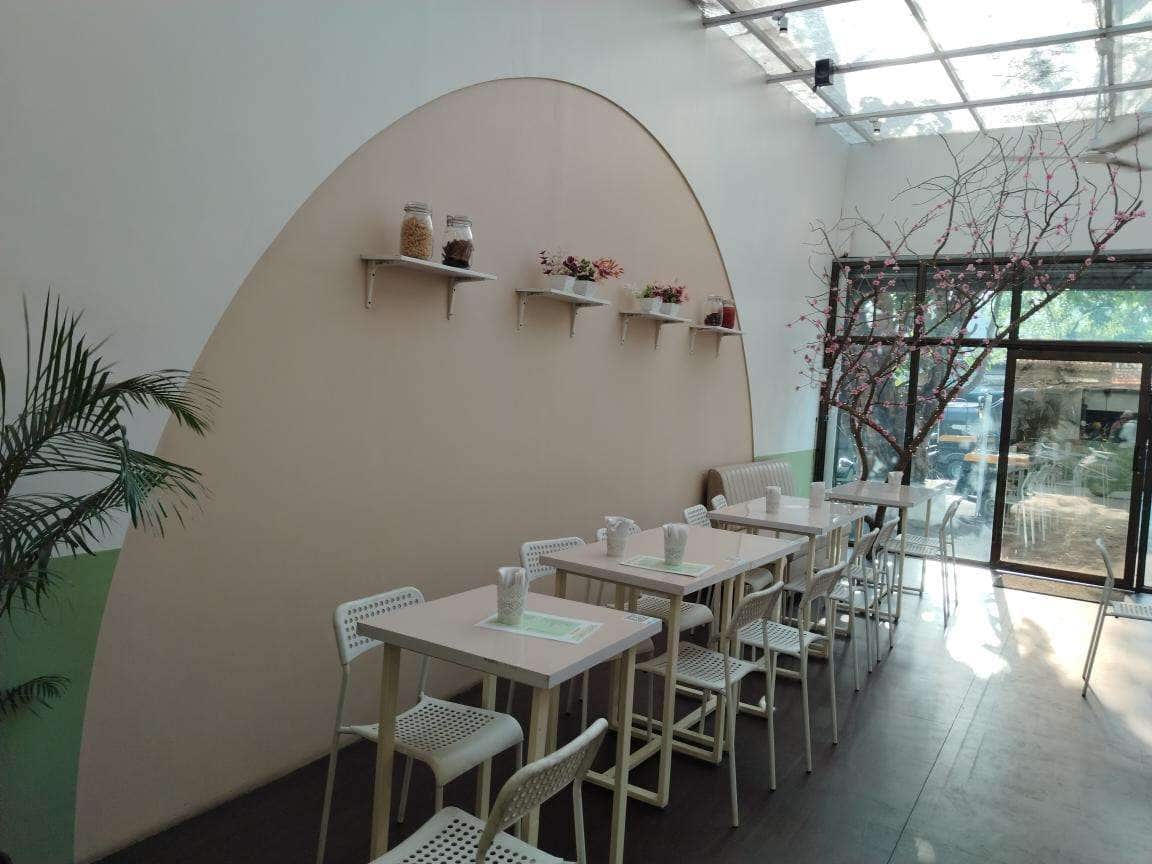 Book table and online reservation at Meats & Plants, Kalyan, Thane