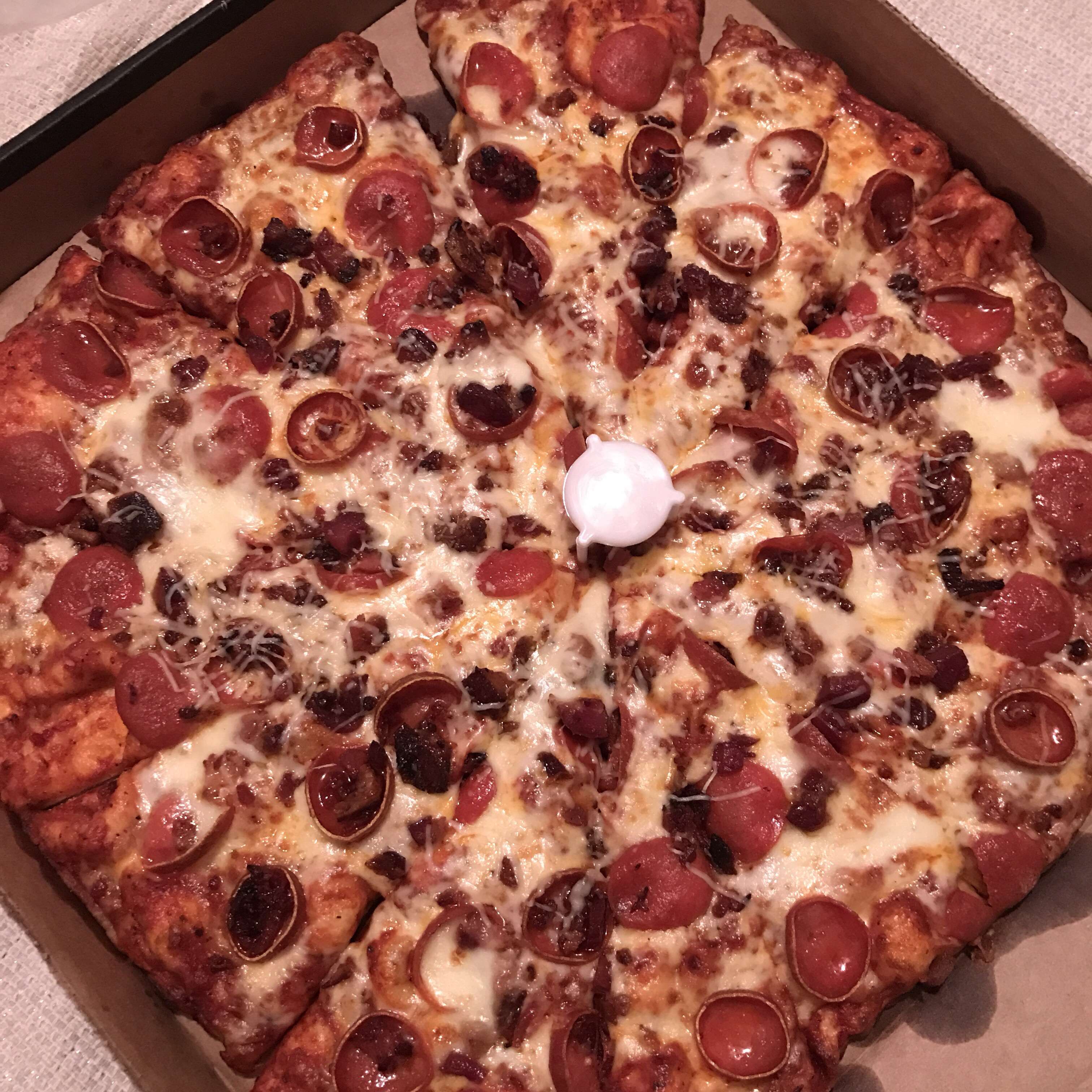 Round Table Pizza, Downtown, Fresno Zomato