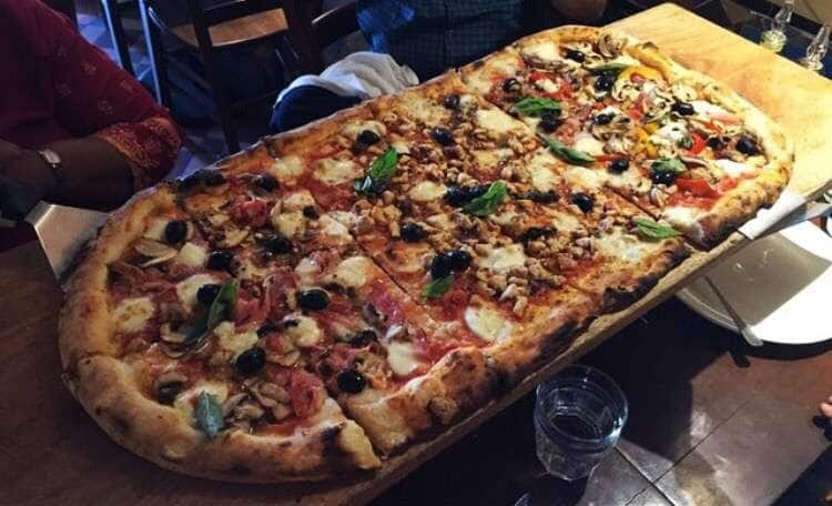 5 Places Serving Unique Pizzas in Mumbai