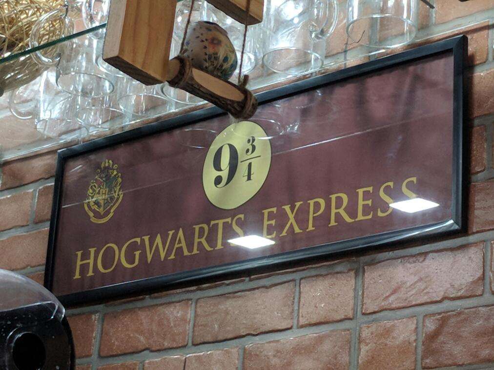 Listen Up Potterheads! Check Out This New Harry Potter Themed Cafe!