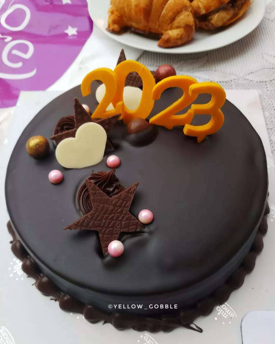mio-amore-the-cake-shop-merry-christmas-and-happy-new-year-sale-ad-times-of-india-kolkata.  Check o… | Cake shop, Merry christmas and happy new year, Merry christmas