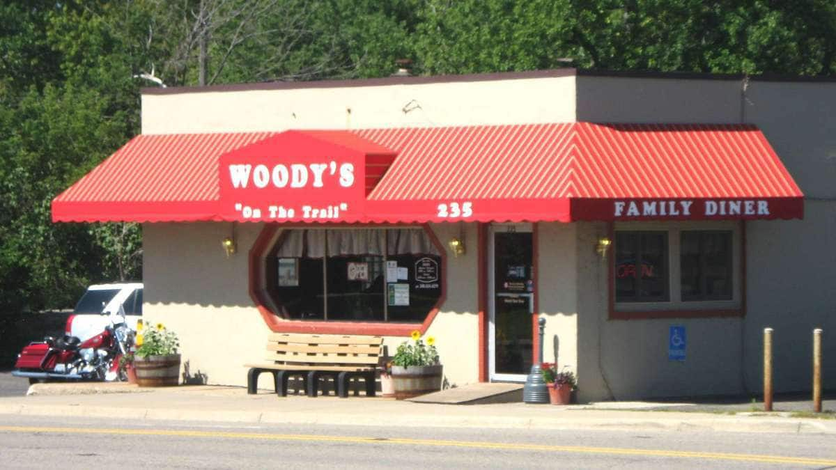 woodys cafe