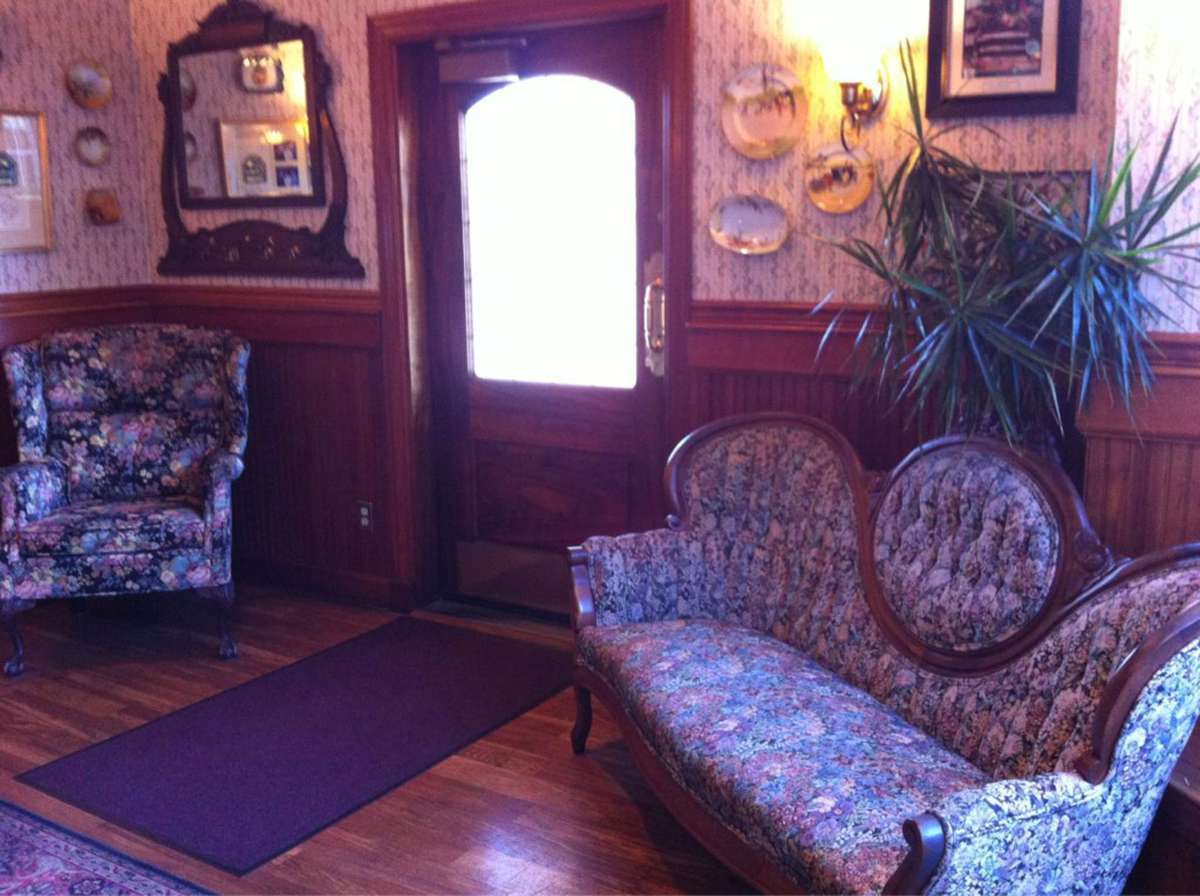 Chestnut Cottage Photos Pictures Of Chestnut Cottage Port