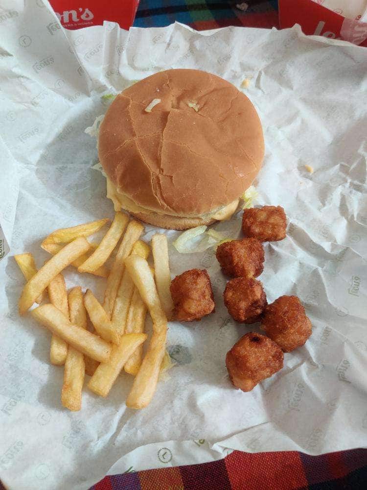 Photos of Leon's Burgers & Wings, Pictures of Leon's Burgers & Wings
