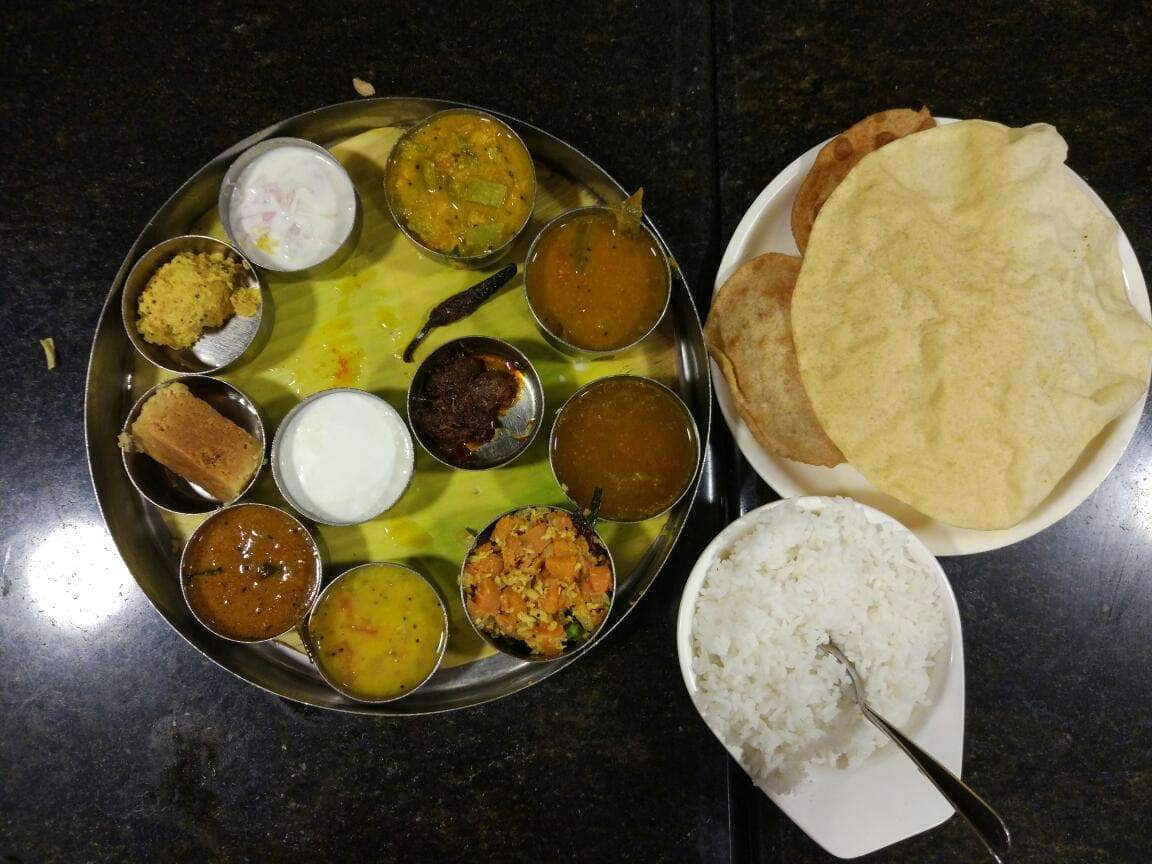 breakfast restaurant near me, breakfast cafe near me, north indian breakfast, paratha, chole bhature, poha, pancakes, french toast - Saravana Bhavan - img2