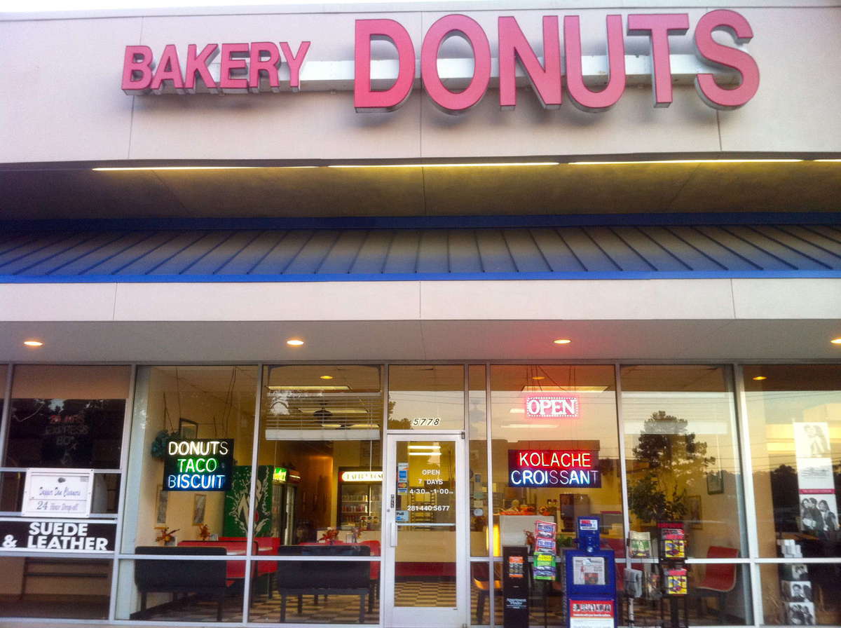 Bakery Donuts, Champions/FM 1960, Houston Zomato