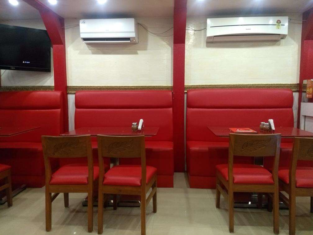 Rosso Bianco, Aundh,