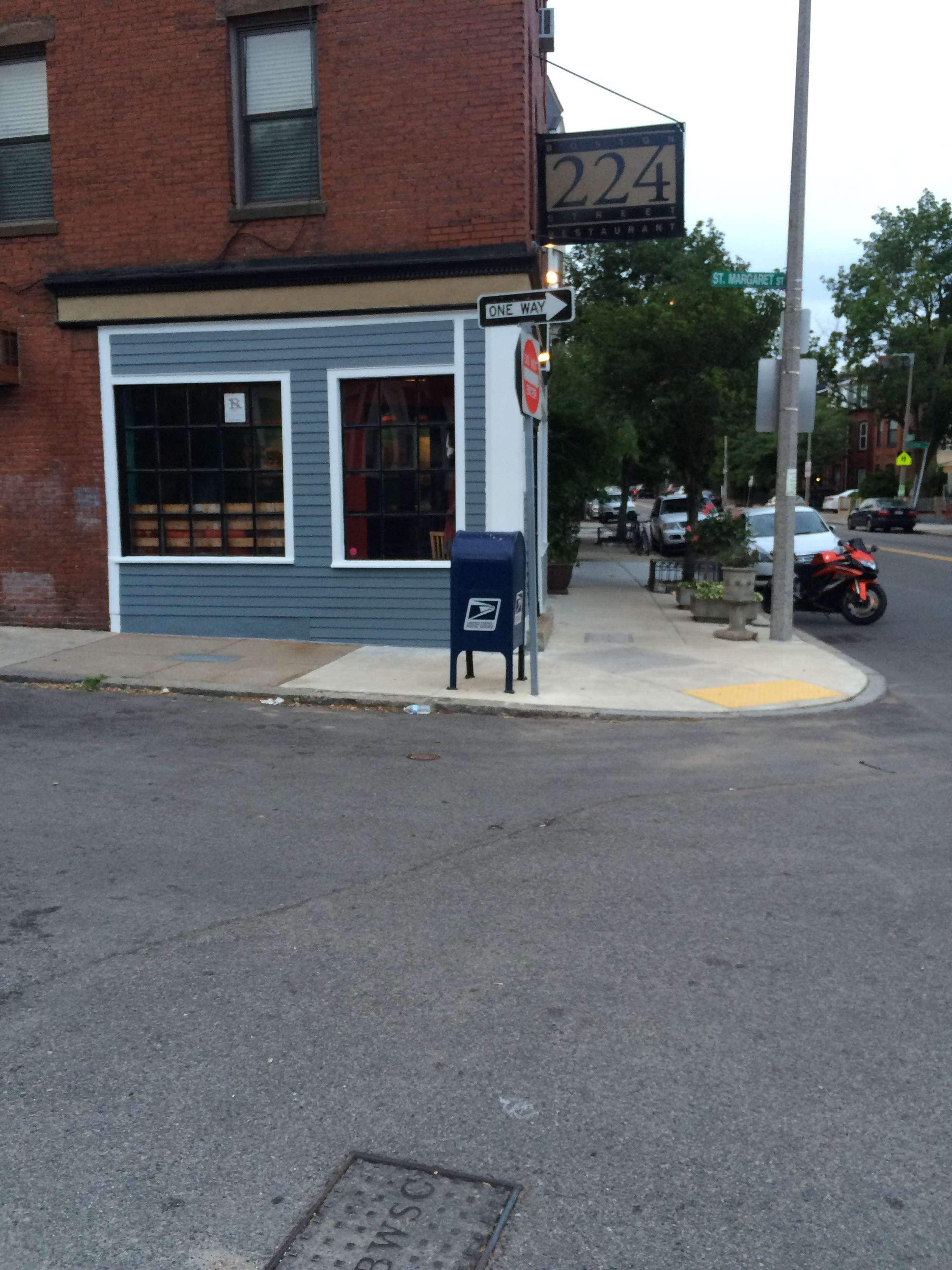 224 Boston Street Neighborhood Restaurant In Dorchester - phz8snh