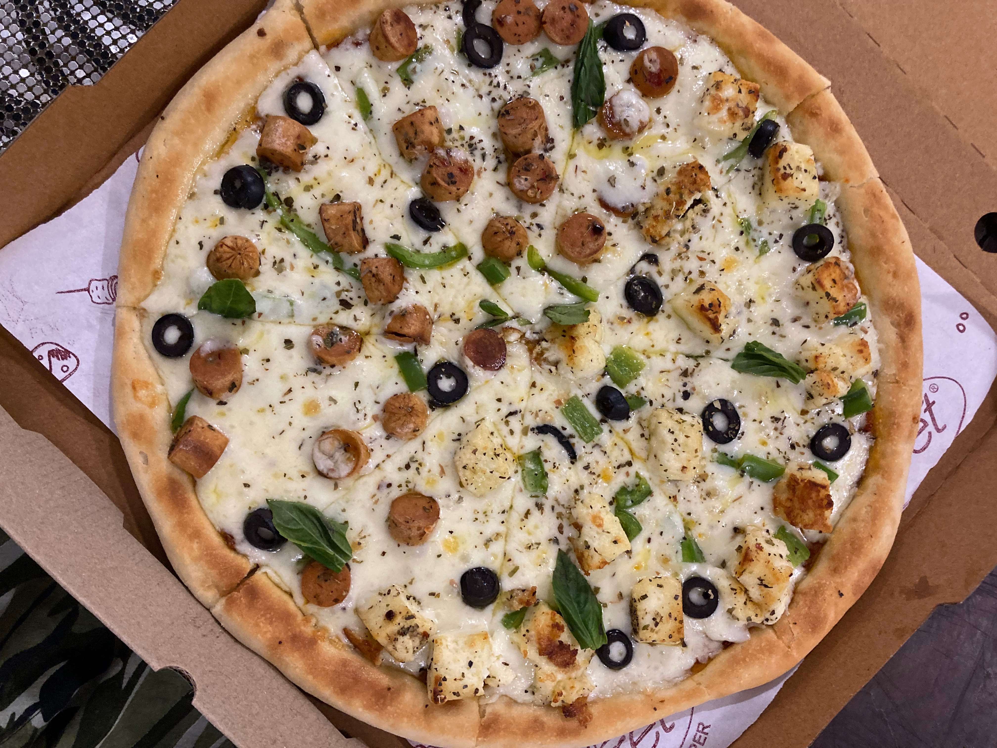 Pizza Farm, 4 Bungalows order online Zomato