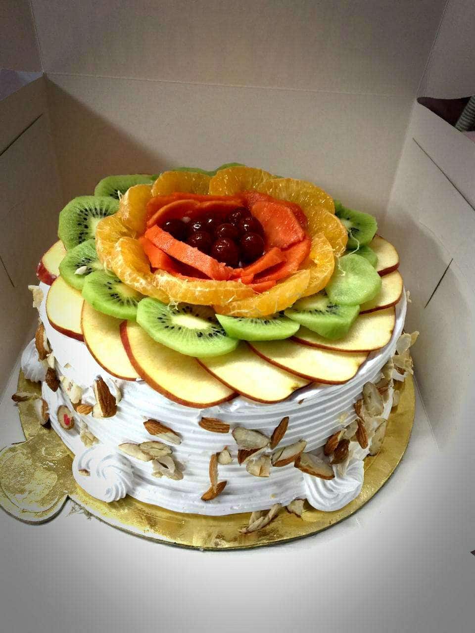 Pin by Puja kangsha Banik on Cake decorating designs | Cake decorating  designs, Homemade cake recipes, Homemade cakes