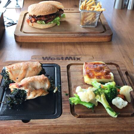 Restaurants In Pelican Mall Universite Avcilar Istanbul Zomato Zomato Turkey