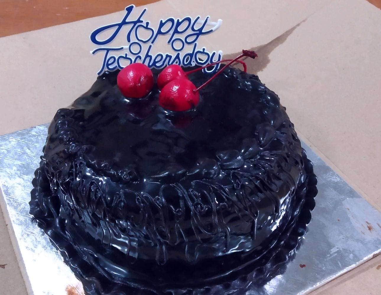 File:Birthday Cake in Bhopal 011 (2).jpg - Wikimedia Commons