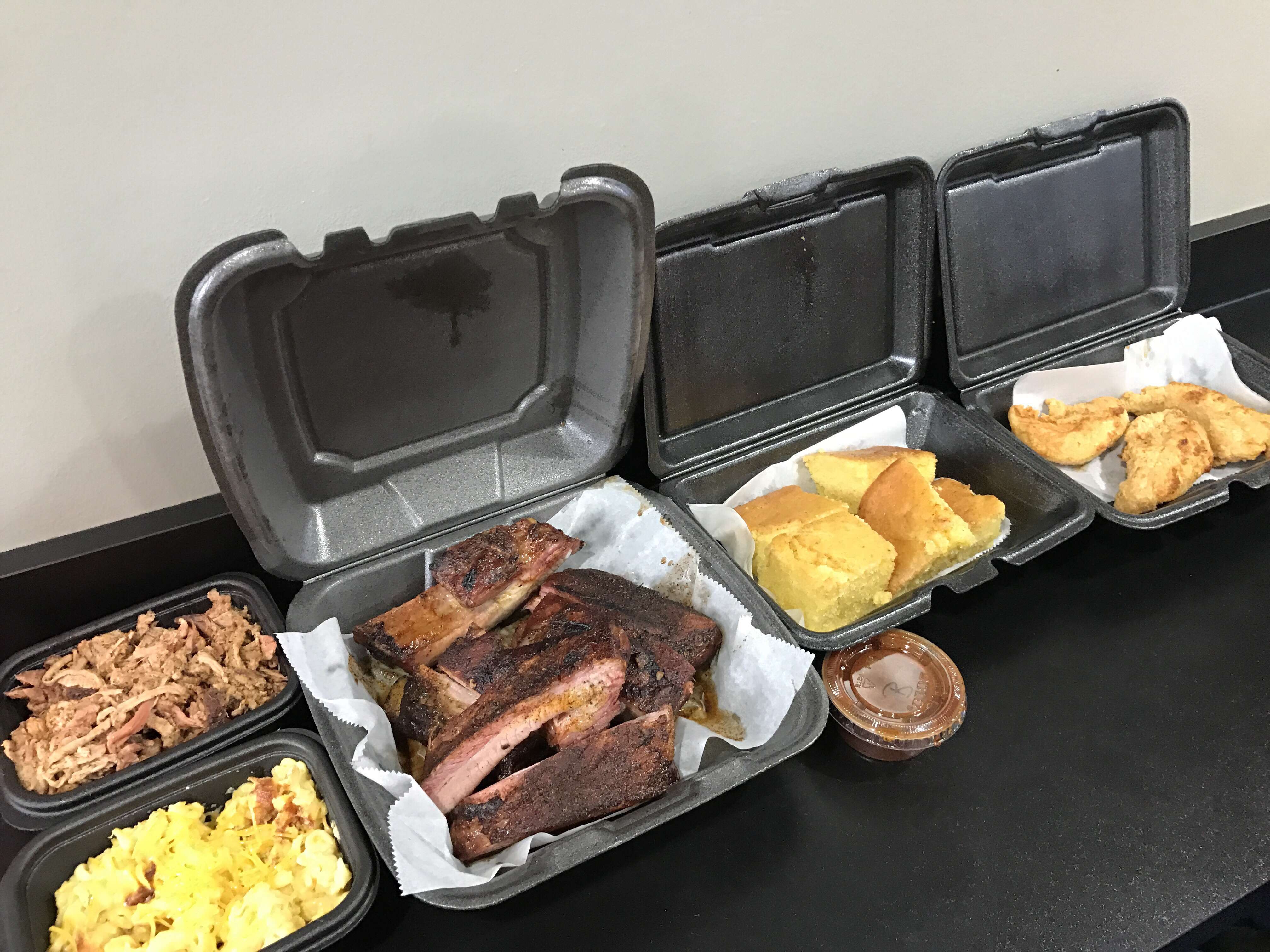 Lazybones Smokehouse Roseville Detroit Zomato