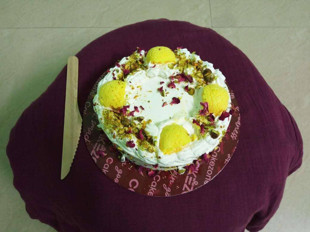 TASTY ZONE - Second Rasmalai cake of the week that went out on Monday !  This cake was ordered by a client in Palakkad to be delivered to his fiancé  in Coimbatore!