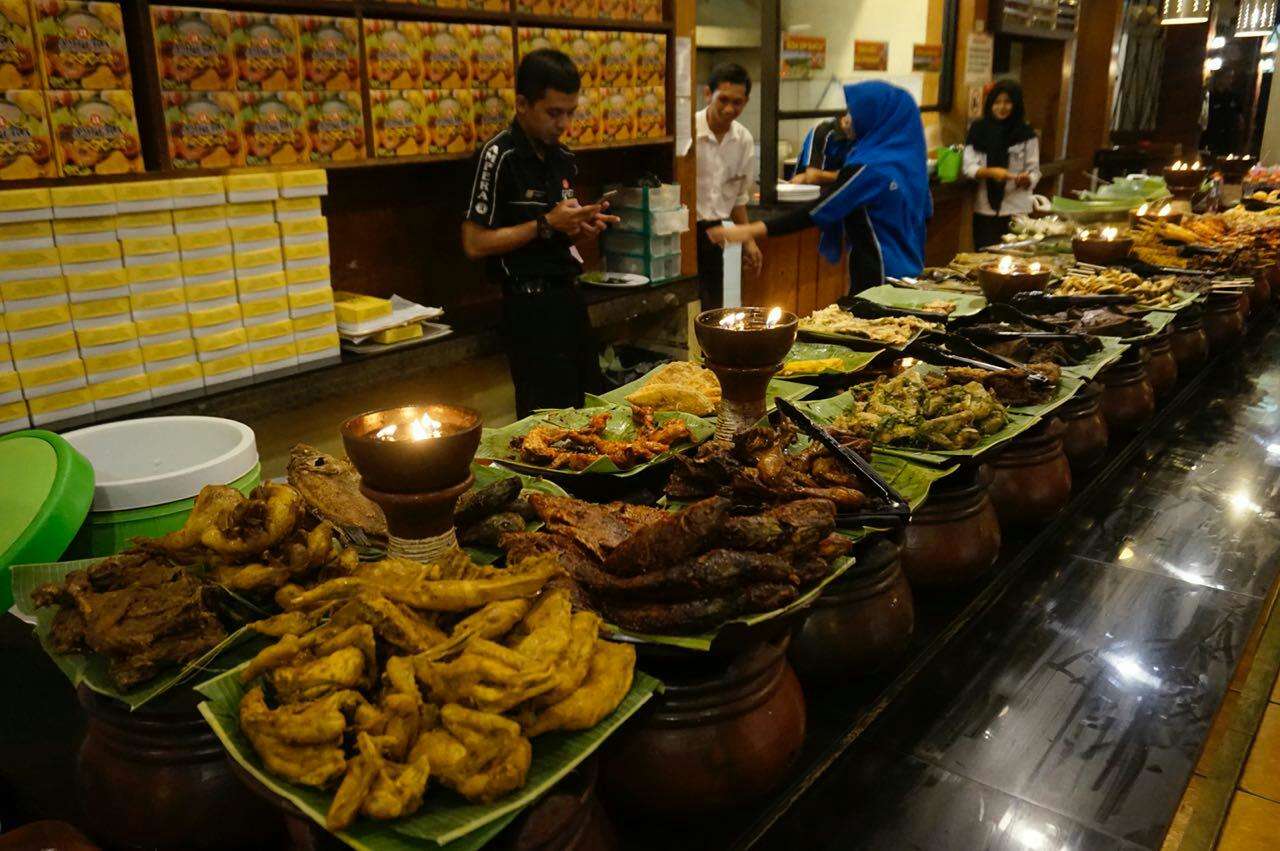Jakarta rumah makan ampera 5 Rumah