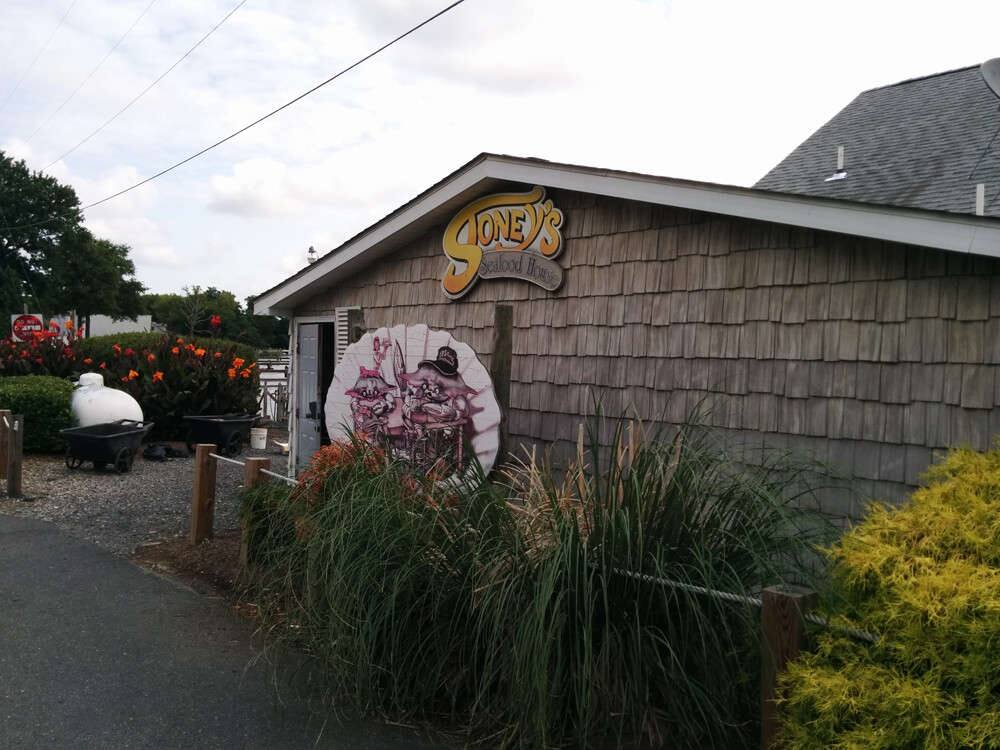 Stoney's Seafood House, Broomes Island, Solomons