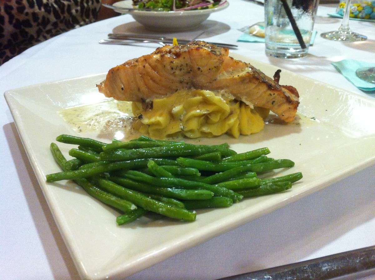 GLC Swingers Bar and Grille, Normal