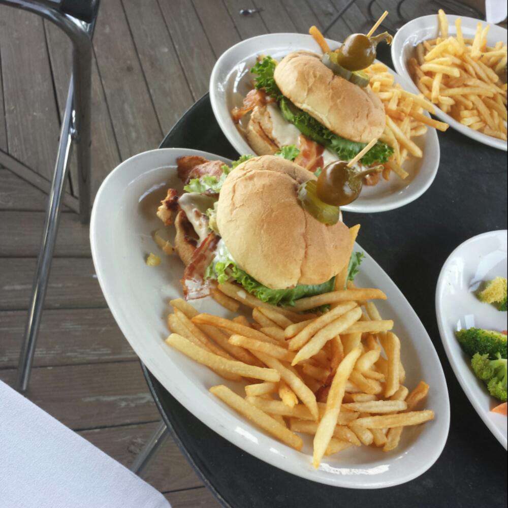 Storz Trophy Room Grill Brewery Downtown Omaha Omaha