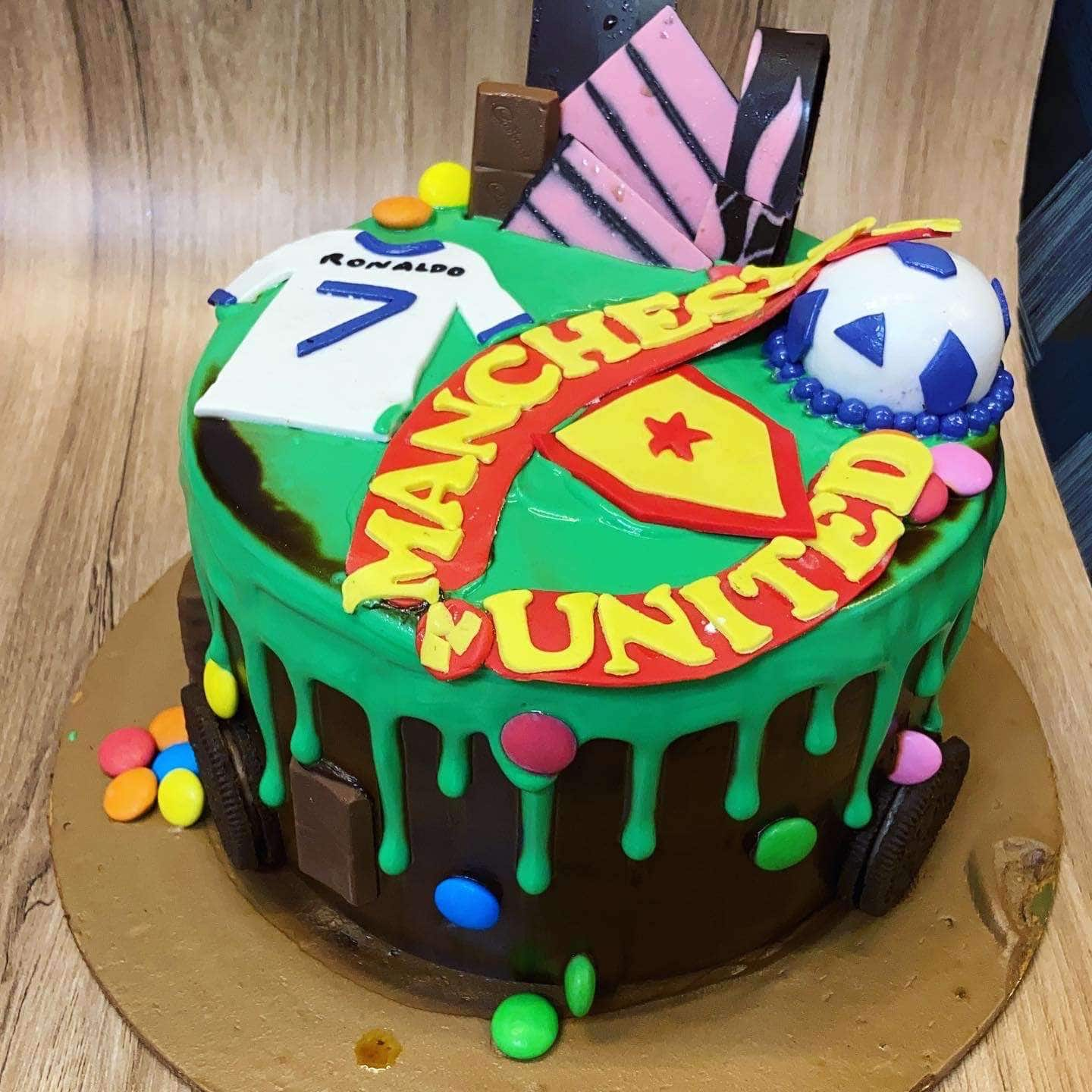 Petite Sisters - East Bengal theme cake.. Cutout toppers. .. Again for a  father.. 🧡 | Facebook