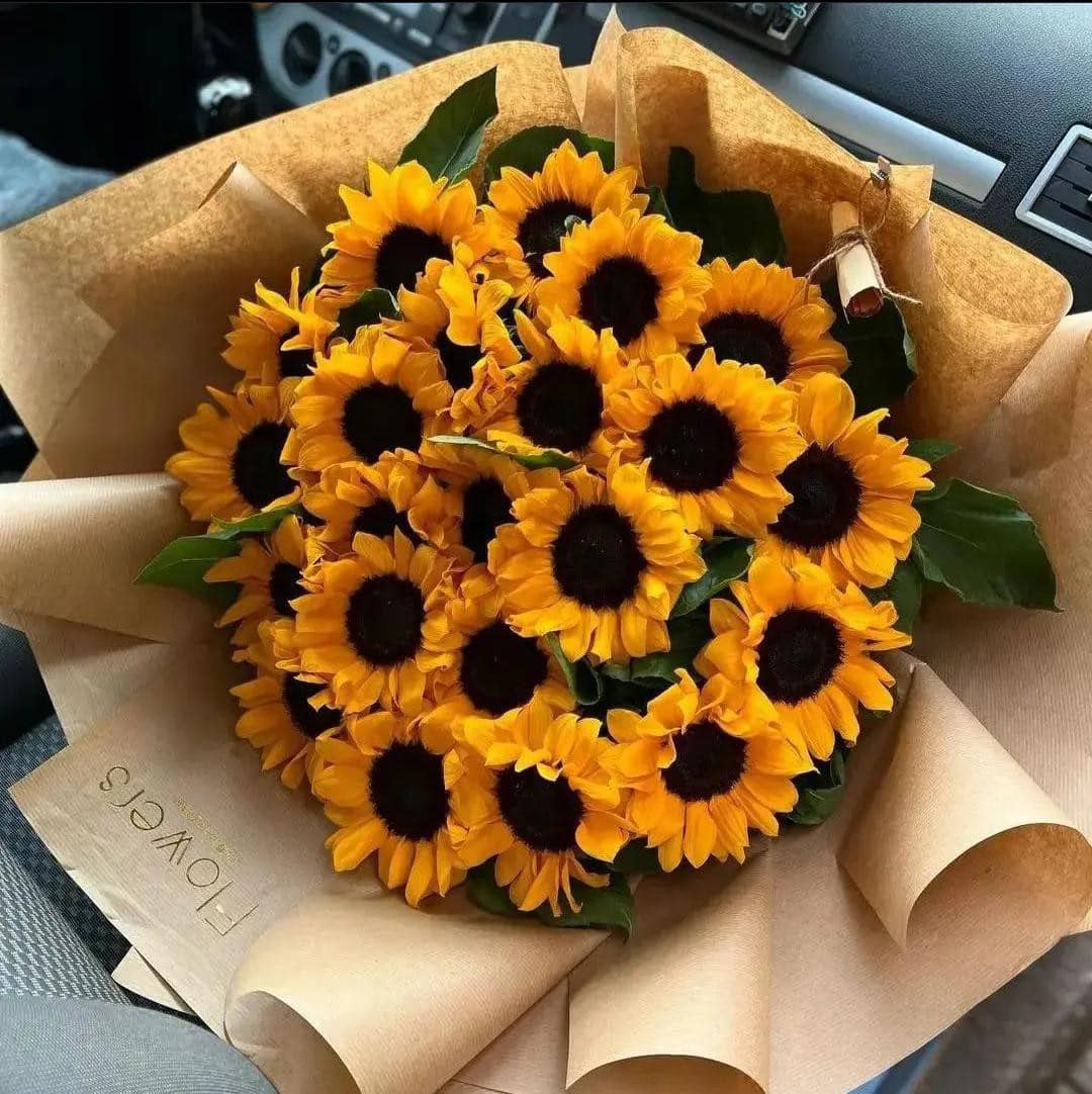 Komal Pranjan Purnima Sarangdhar