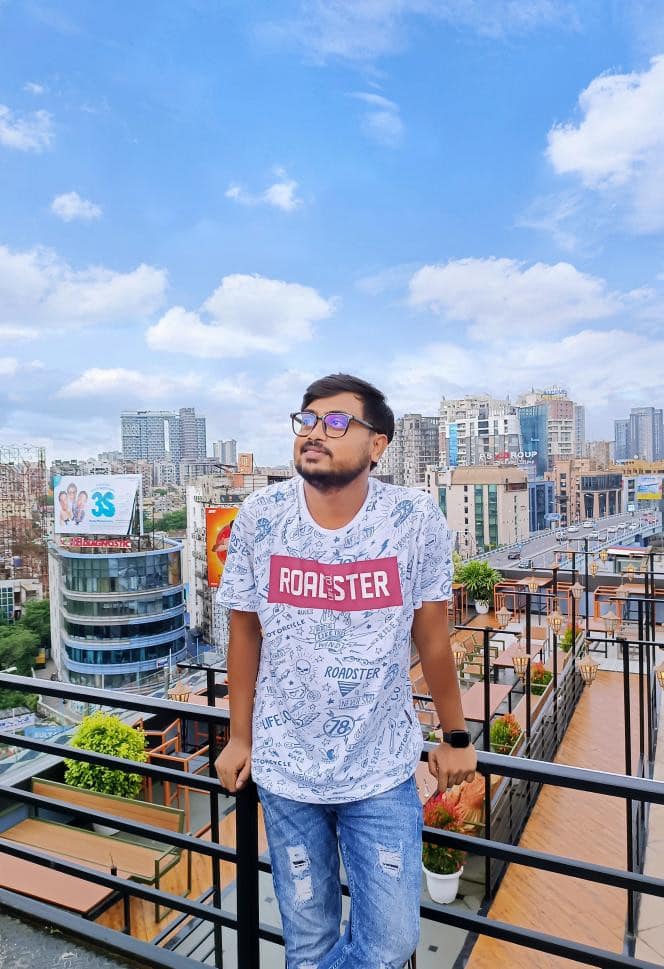 Prosenjit (@calcutta_tadka)