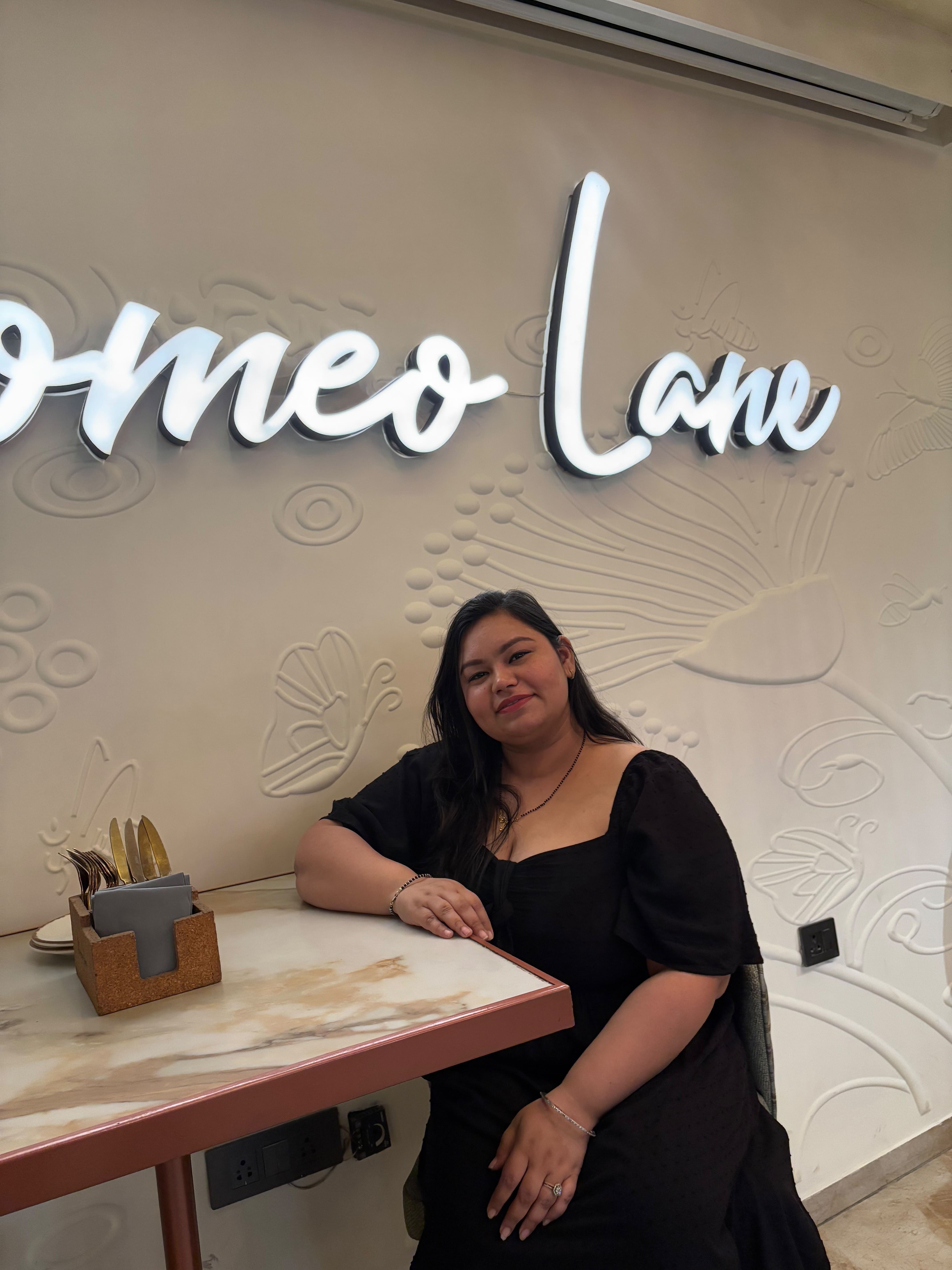 Ayushi Gupta ( @curvyfoodies )