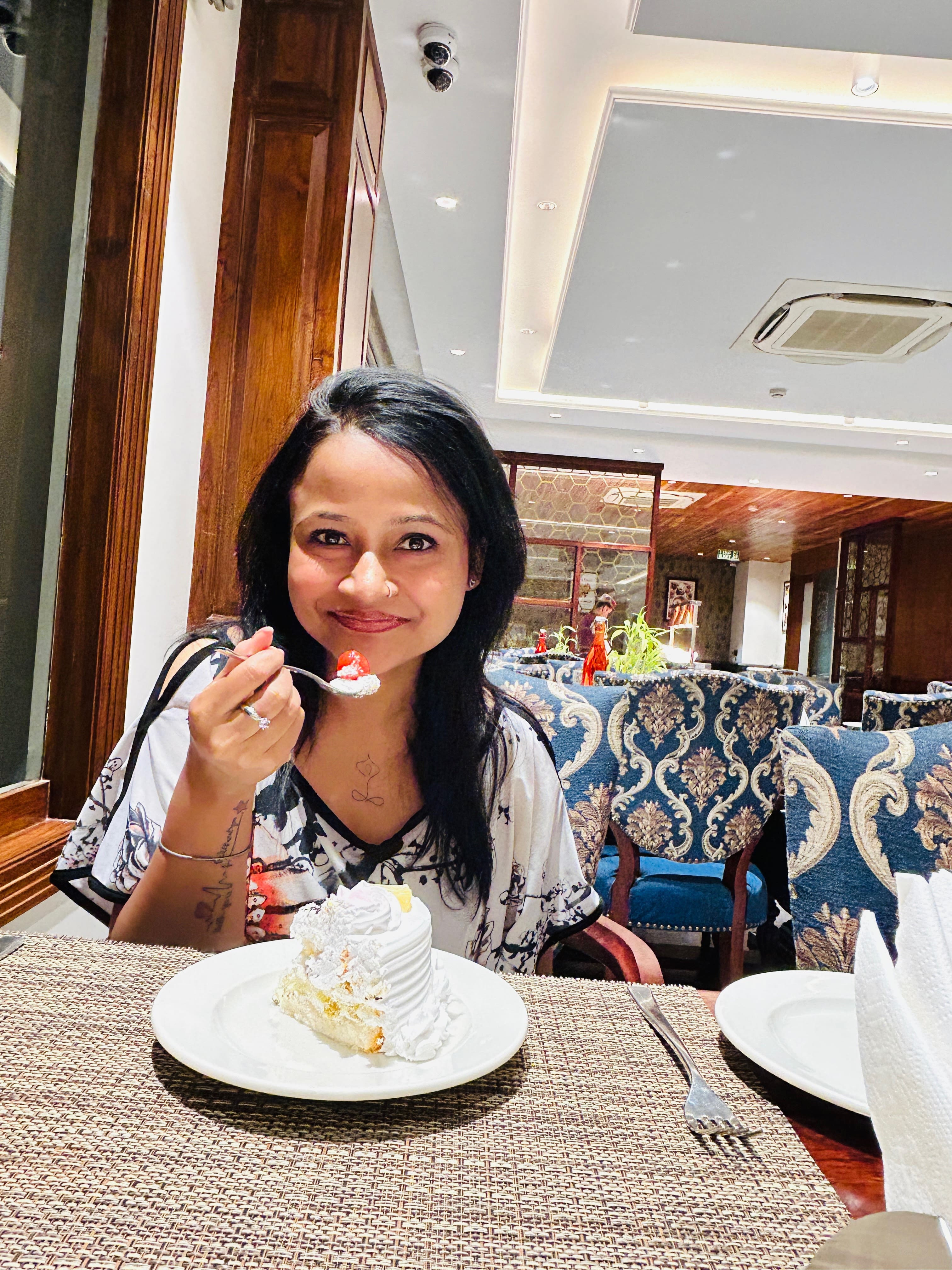 Anupama Dutt Hamroll